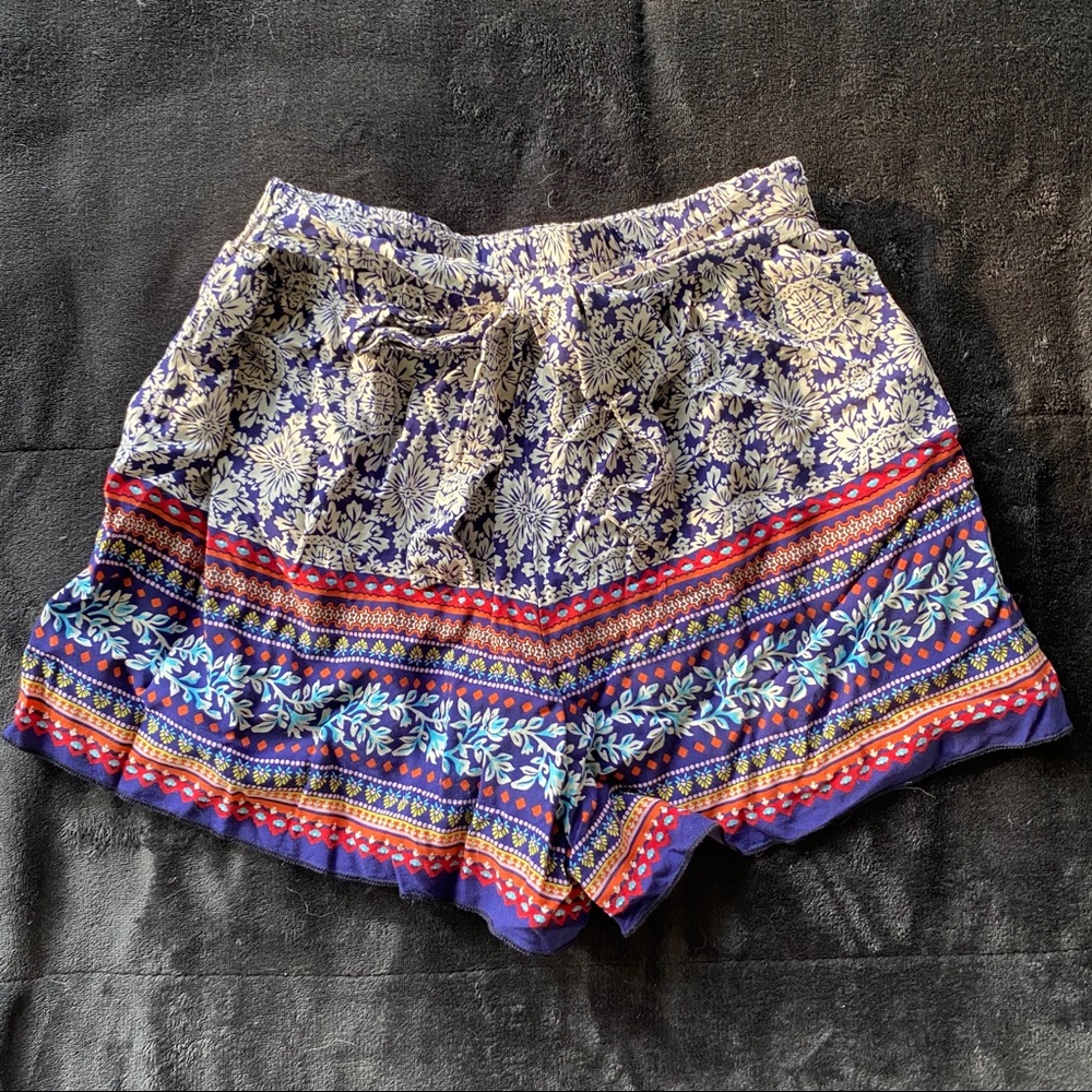 Patterned tie front shorts